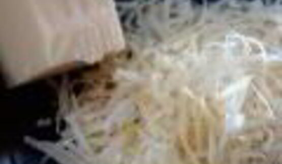 салат цезарь с чесночными гренками и салатом ромэн