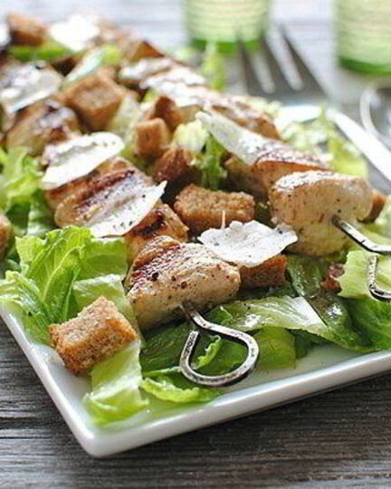 Рецепт салата цезарь с курицей гриль