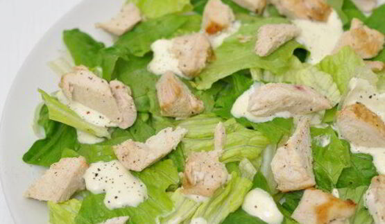 салат цезарь с курицей