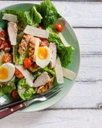 Салат Цезарь с лимонно-медовой заправкой