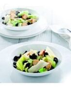 Салат Цезарь с маслинами