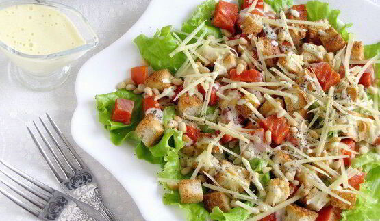 салат цезарь с семгой по-сибирски