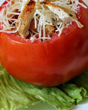 Салат Цезарь в томате