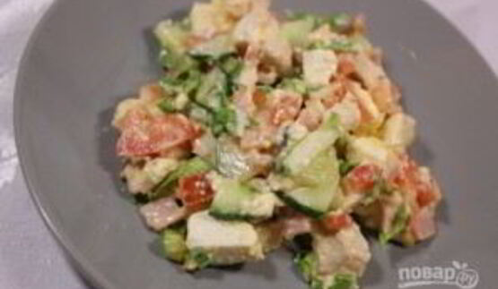 цезарь с курицей и сухариками