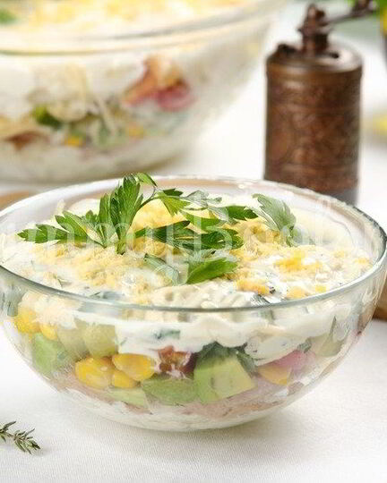 Рецепт слоеного салата с тунцом и пекинской капустой