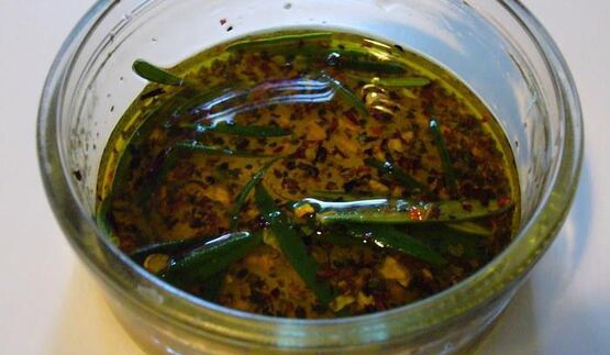 теплый салат с устричными вешенками и руколой