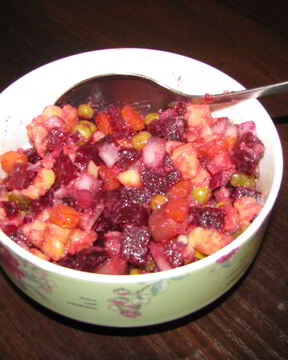 Классический винегрет с луком