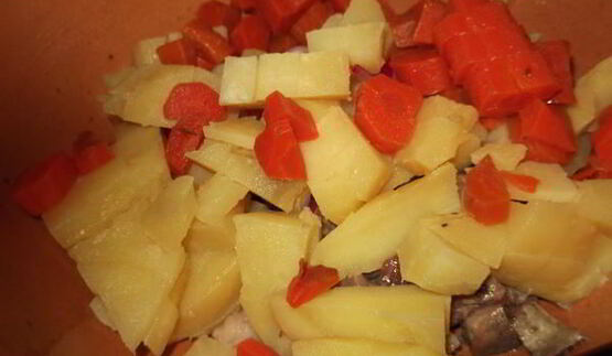 салат с сельдью под соусом винегрет