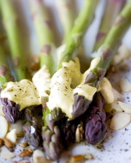 Рецепт спаржи с винегретом из фундука