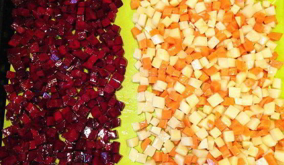 винегрет из запеченных овощей с копченой курицей