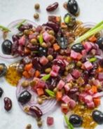 Винегрет с красной фасолью, маслинами и медово-горчичной заправкой