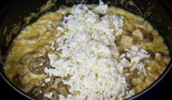 соус с курицей и грибами