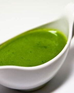 Соус с водяным крессом на основе голландеза