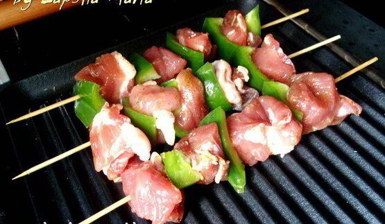 сувлаки из свинины с соусом цацики