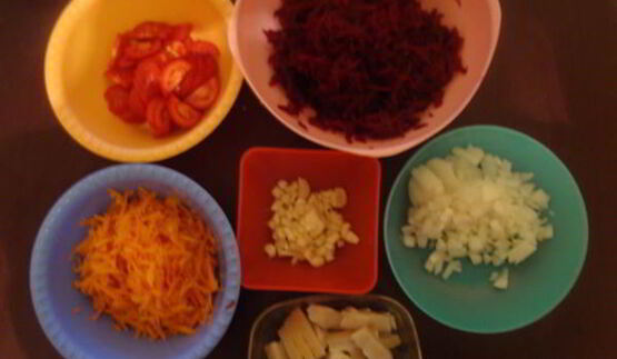 борщ с чесночными булочками