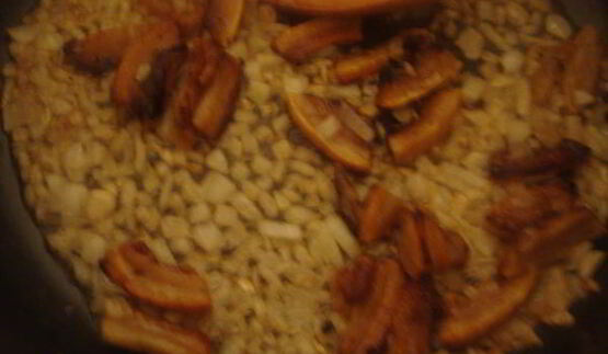 борщ с чесночными булочками