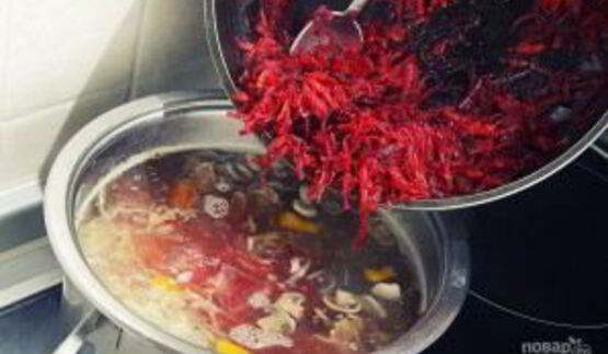 борщ с грибами и черносливом