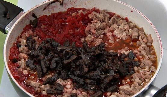 борщ с языком и черносливом