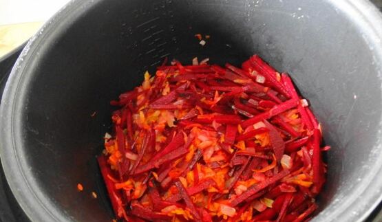 красный борщ со щавелем без капусты в мультиварке