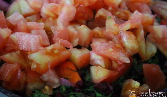 летний борщ со свекольными листьями