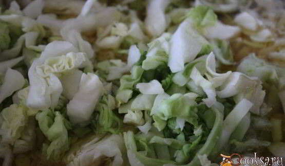 летний борщ со свекольными листьями