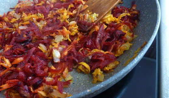 постный борщ с килькой в томате