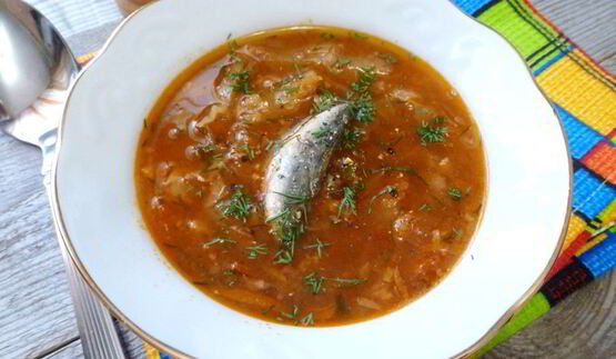 постный борщ с килькой в томате
