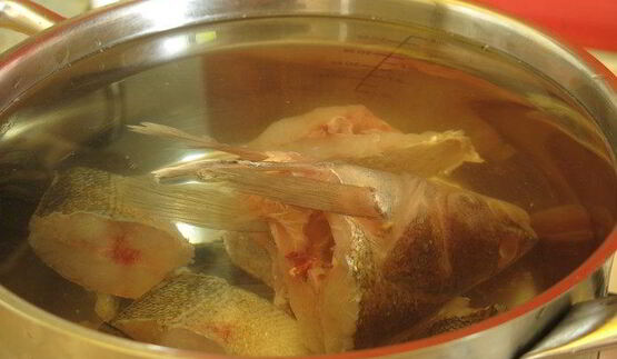 зеленый борщ с судаком