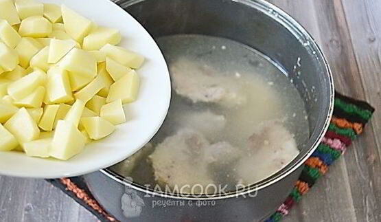 зеленый борщ в мультиварке