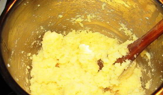 бульон с манными клецками