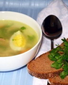 Бульон с яйцом