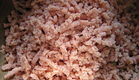 канедерли из хлеба и колбас в бульоне