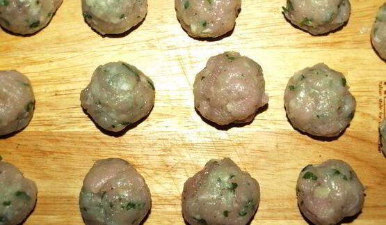 куриный бульон с фрикадельками из индейки