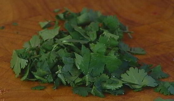 куриный бульон с яйцом и беконом