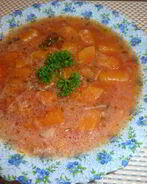 Суп на курином бульоне с мускатной тыквой и луком