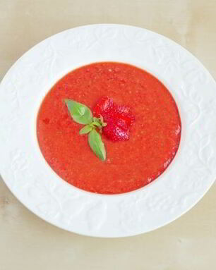Гаспачо с клубникой