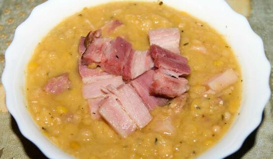 гороховый суп с копченой грудинкой