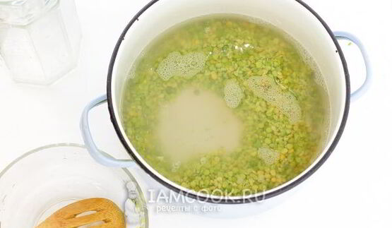 гороховый суп с копченой колбасой