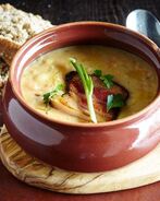 Гороховый суп с копченой свиной щекой