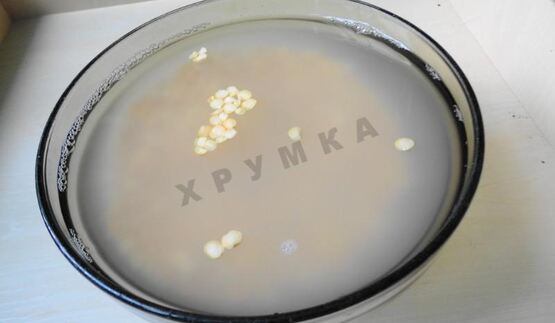 гороховый суп с копчеными ребрышками в мультиварке