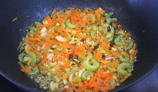 гороховый суп с куриными бедрами