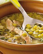 Гороховый суп со свиной рулькой