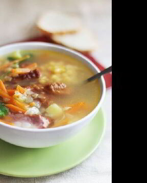 Суп гороховый с копчеными ребрышками