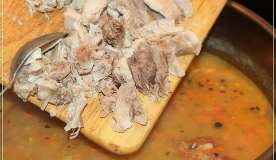 суп гороховый с рулькой поросячьей