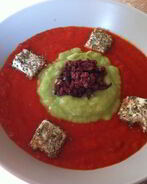 Греческий холодный суп-пюре с маслинами