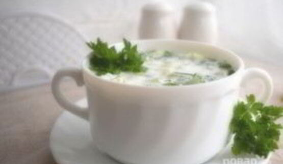 холодный суп из кефира с огурцами и зеленью