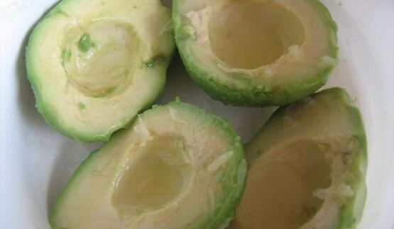 холодный суп-пюре авокадо и компания