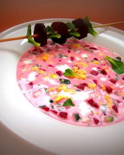 Рецепт летнего холодного супа со свеклоя