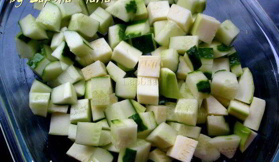 огуречно-кабачковый холодный суп с моцареллой