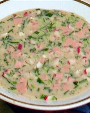 Окрошка на кефире классическая с колбасой